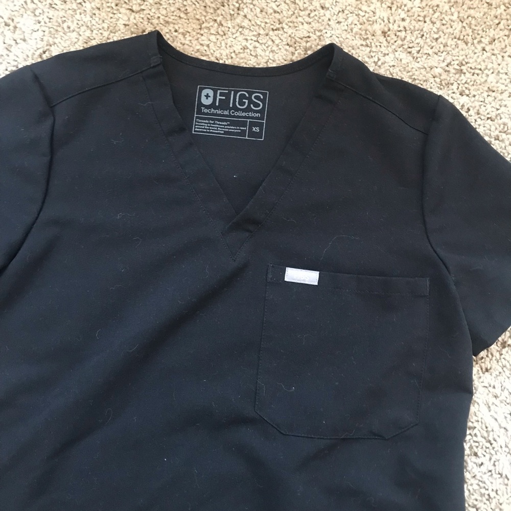 Figs scrub top